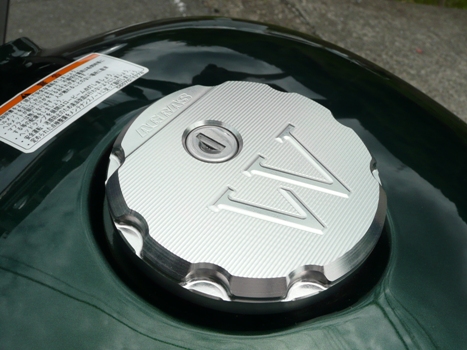 AGRAS アグラス w400 w650 w800用タンクキャップカバー - メルカリ